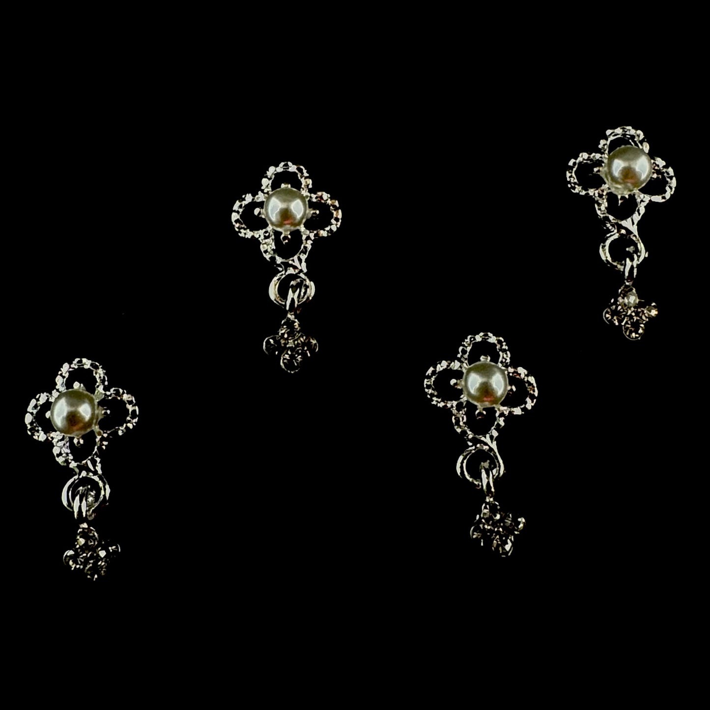 FLOWER CHAIN PENDANT